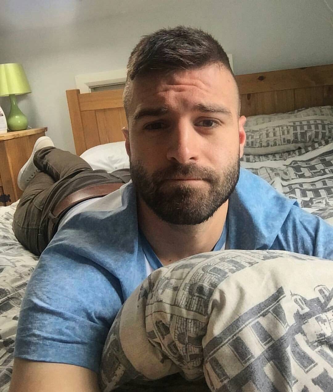 x1randevbprsiq29g4n:  Just waitin’ for the right man to cum along.