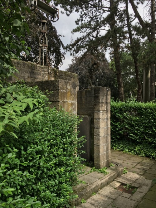 worldofurinals:  A real old fashioned public urinal at the park in gent.  2/3 hidden away in the bushes with a single light, so smelly 😖