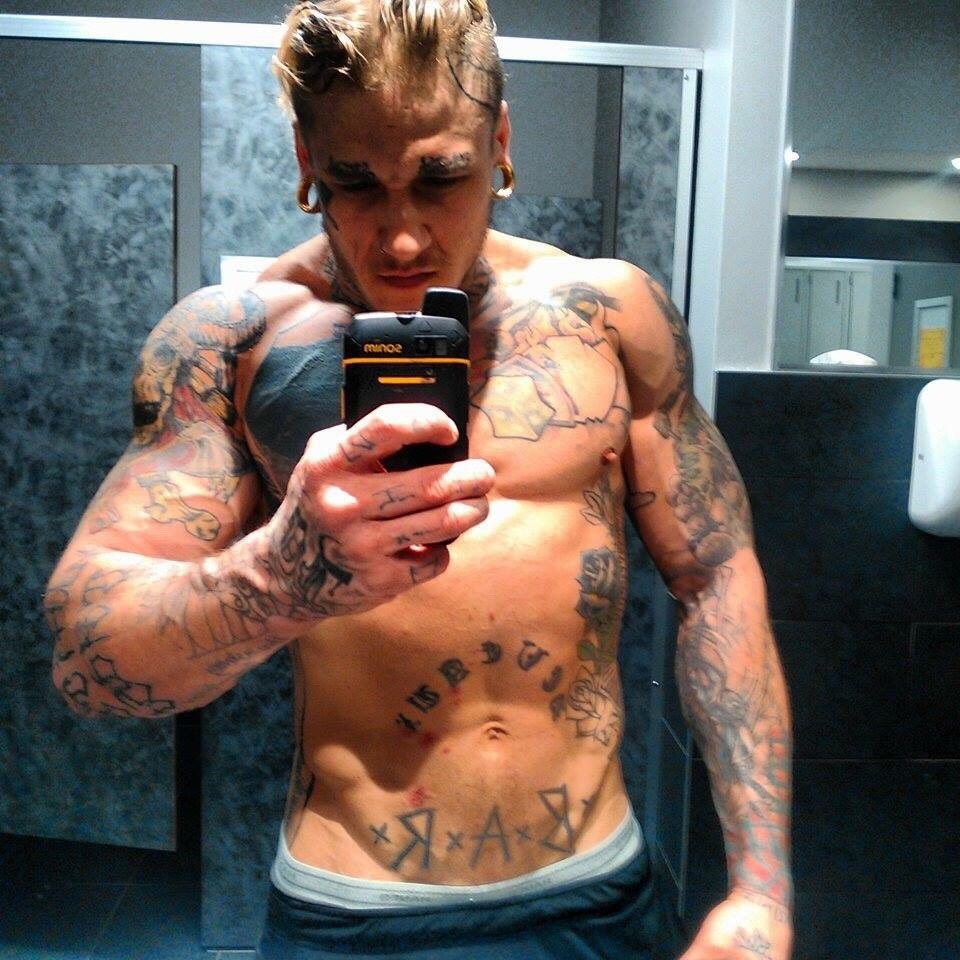 puphawaii:  sexymenandgayporn:My newest obsession! Bo Sinn!  This sexy tattooed stud