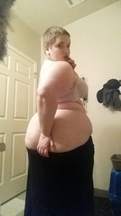 rollsofdestiny:  🍑Big booty cutie🍑 😊❤