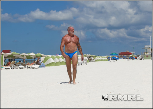 Gus, on the beach! 