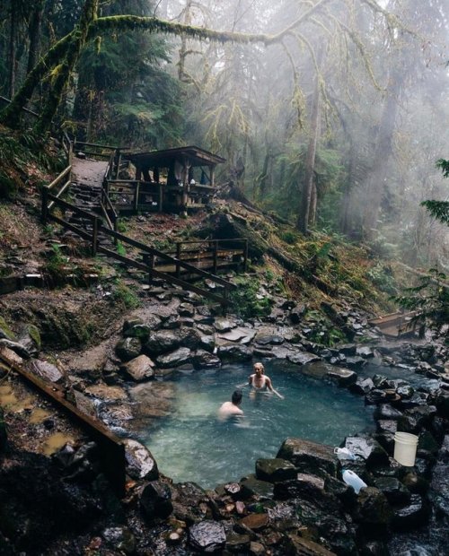 sixpenceee:Hidden hot springs via reddit user u/brandonjbb