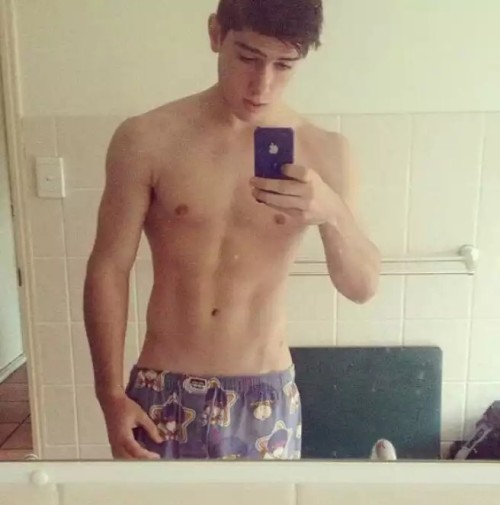 https://horniboisteenbois.tumblr.com/post/168257775345