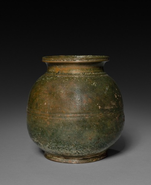 Jar with Cover, 206, Cleveland Museum of Art: Chinese ArtSize: Diameter: 20.3 cm (8 in.)Medium: glaz