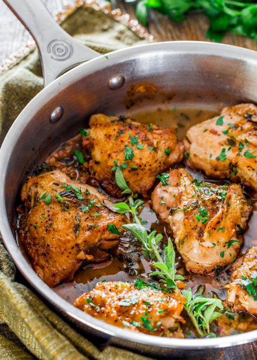 Porn foodffs:  CHICKEN IN GARLIC AND HERB SAUCE photos