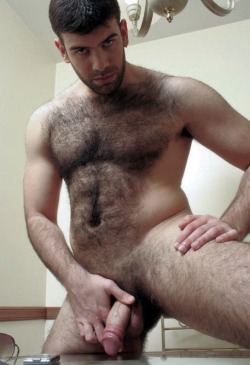 thereal2daddiesnlove:  Hot Man Exposing Himself