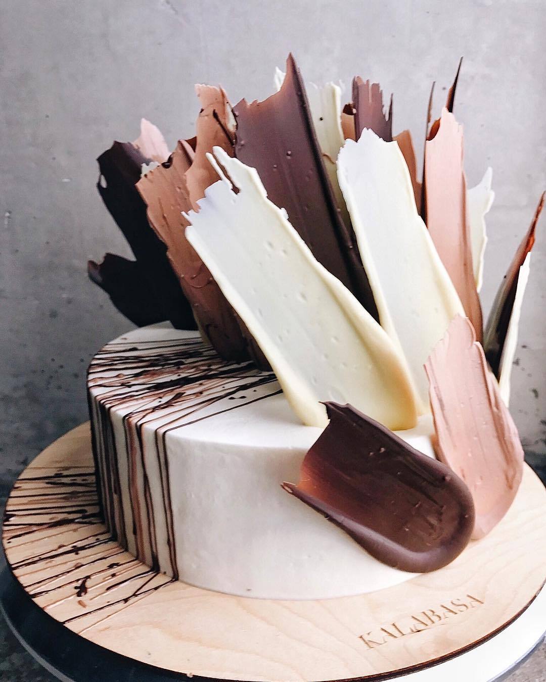 sosuperawesome:  Brushstroke Cake Art by Kalabasa Bakery on InstagramFollow So Super