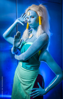 hanari502:  A compiliation of various pictures of my Opal cosplay from NYCC this year. The costume was, admittedly, not entirely up to par and I have a lot to work on to make it better, but I made a lot of people smile and I stopped traffic and had a