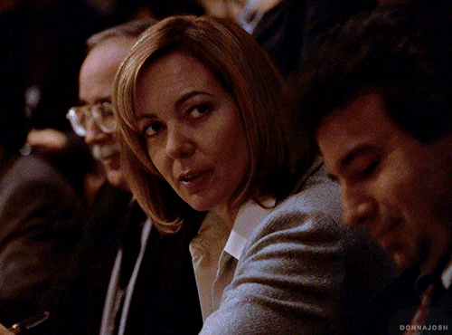 THE WEST WING 2.16 Somebodys Going To Emergency, Somebodys Going To Jail