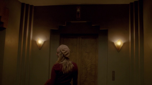 Screen caps of Chloë Sevigny in American Horror Story: Hotel episode 5.03 &ldquo;Mommy&rdquo;.More: 