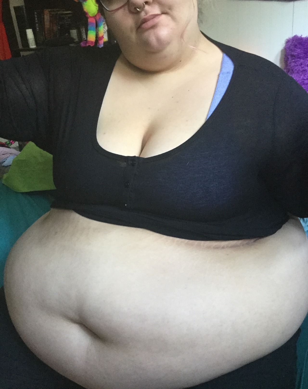 cute-fattie: for some reason, i feel so cute in this shirt that totally doesnt fit