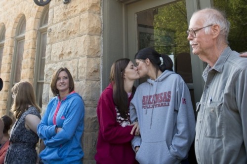 thatgreenevening: comftrble: Arkansas issues first same-sex marriage license. m.chron.com/n