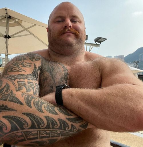 I think my pics are twice as popular with my shirt off… #sunsoutgunsout #musclebear #inkedbea