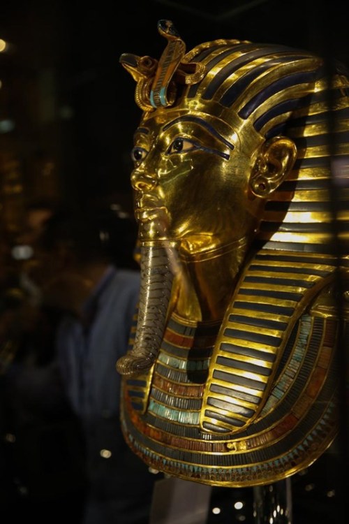 The Gold Mask of Tutankhamun. Egyptian Museum, Cairo.