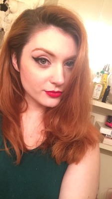 Pinupqueen:  Poison Ivy//Jessica Rabbit  Just In Case Y'all Needed Reminding 