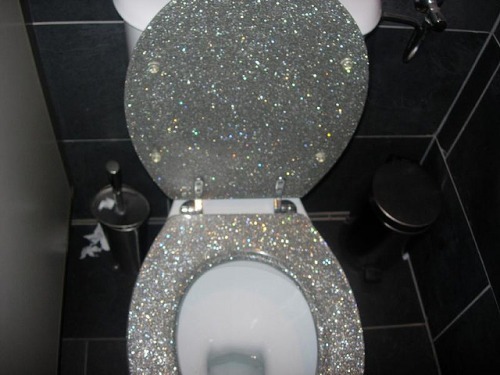 sleepytaureanqueen:  when @tinydoll calls herself a toilet/her partners do, this