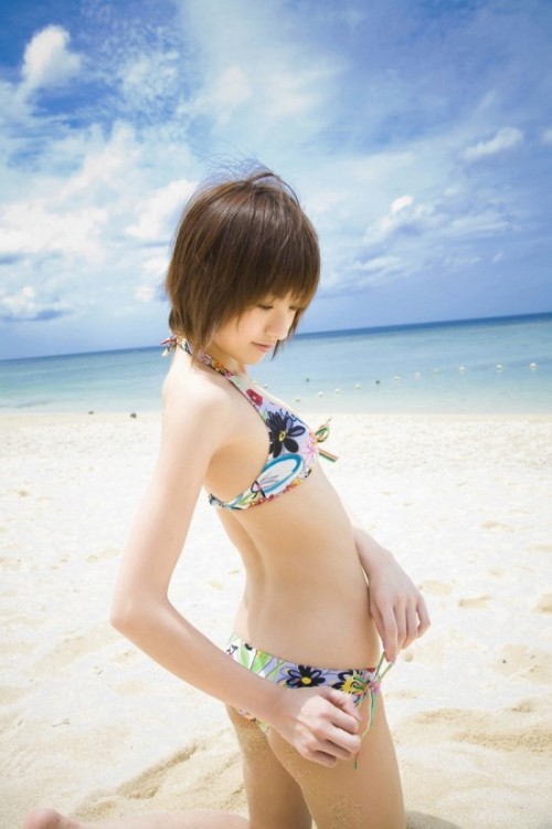 hogefoobar: pastlanguage:  stupid-osaka:  todomaru: H!Beauty » [YS-Web] Vol.281 Akina Minami    (via