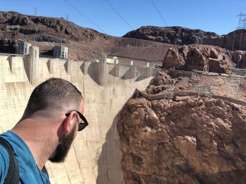 Dam, that’s a long way down. . . #hooverdam #nevada #arizona #scruff #daddy #selfie #gay #instagay 