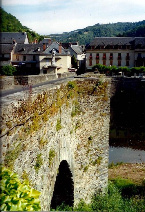 Pont médiéval sur le Lot, Espalion, France, 1999.