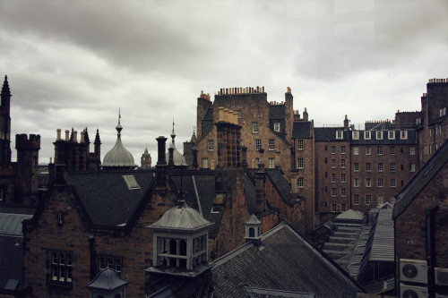 i-doll: 0910; the roofs of Edinburgh
