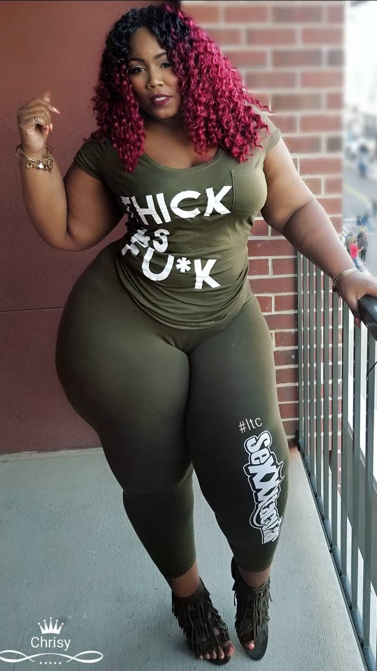 sweetjones810:  addicted2curvez:  #oneofthesexiextwomenontheplanet  Dope outfit Bae!!