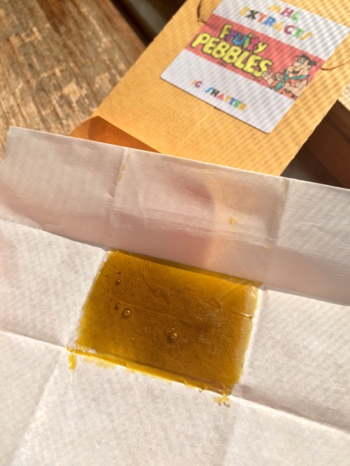 righteous-vibes:  MHL Fruity Pebbles shatter 🍋🍊