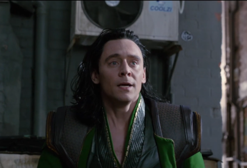 lokis-queen-hepta-the-destroyer: makerofrunevests:Loki in the Thor: Ragnarok deleted scene Seeing my