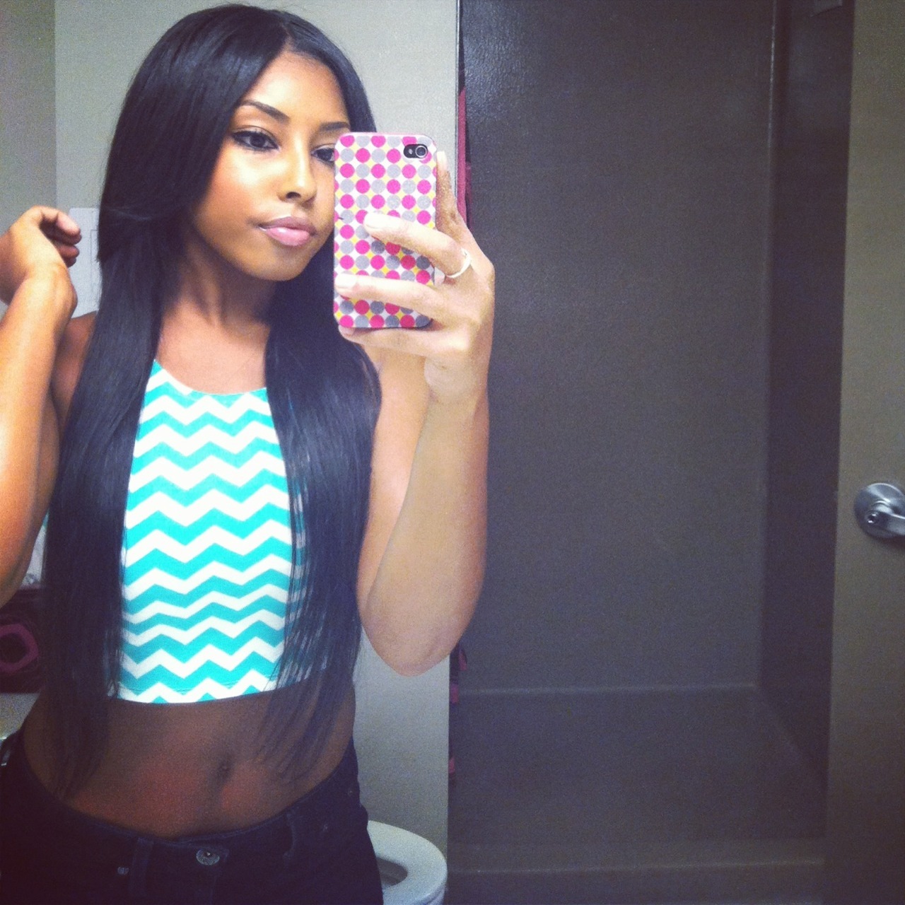 HUGE LIPS SMALL HIPS
