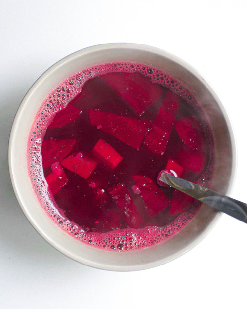 Simple Hot Beet Soup for those gloomy autumn days 