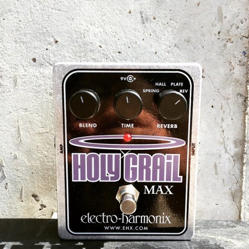 El Holy Grail Max de Electro-Harmonix. Puedes elegir entre un Reverb Hall, Spring, Plate y Reversa. 