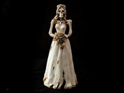 Hominnimoh: Sixpenceee: This Is A Beautiful Sculpture Of A Gothic Style Bride In