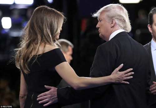 http://www.dailymail.co.uk/news/article-3808551/They-way-Clinton-Trump-ditch-reporters-travel-debate-venue-Donald-leaves-helicopter-home.html
