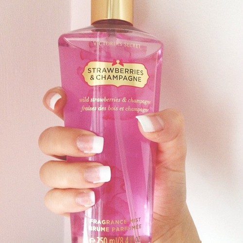 naturallize:    BEST STRAWBERRY (ROSY/BUBBLEGUM) BLOG IN THE WORLD OWNED BY A PRINCESS!    