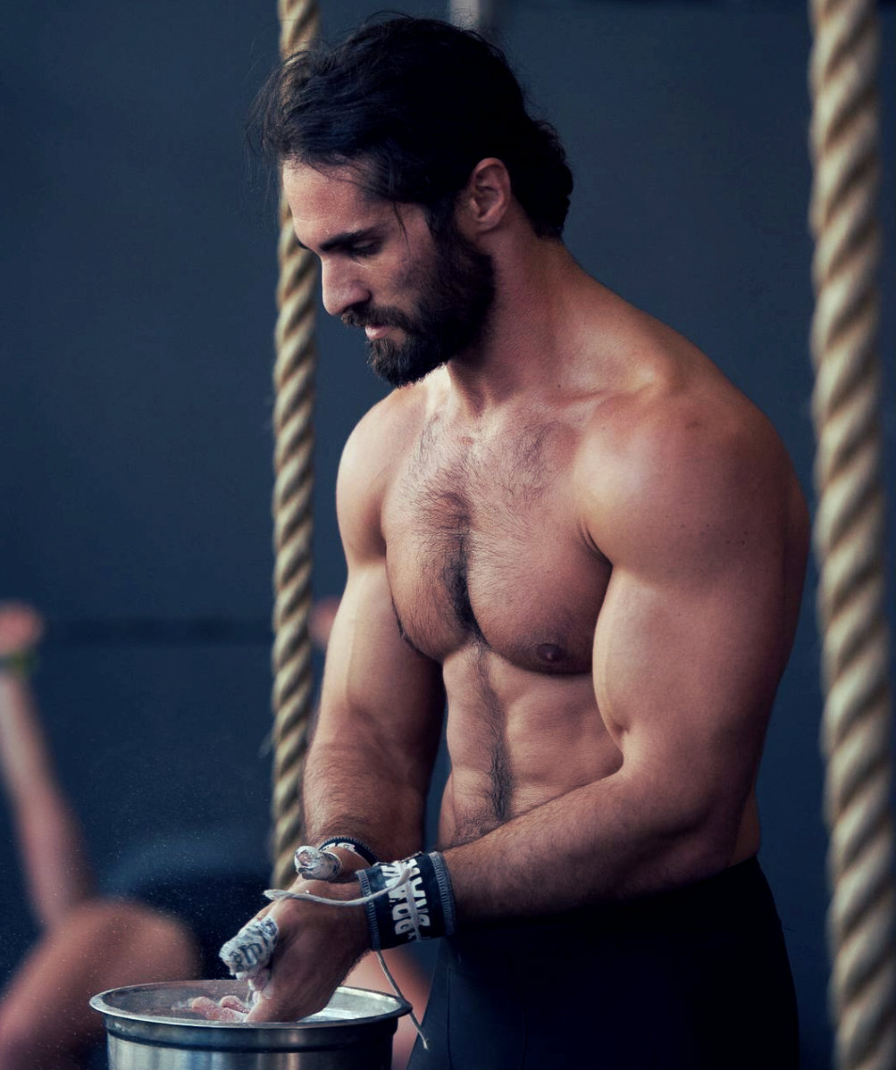 the-architect-rollins:  Can we all just appreciate how hard he works in the gym?!