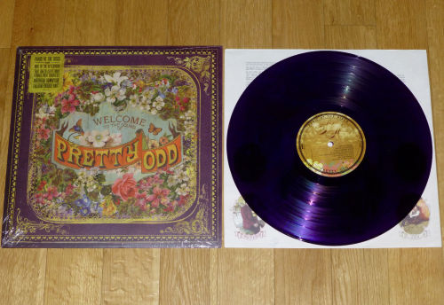 adventxred:  VINYL GIVEAWAY! INCLUDES: Seven records: Pierce The Veil, Title Fight, The Wonder Years, Panic! At The Disco, Brand New and Of Mice & Men. All used but well taken care of.  TO WIN: You must be following me Reblog this, likes don’t