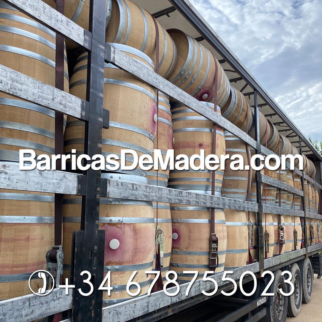 This is the last truck full of barrels 225 and 300L we’ve loaded in this 2022. Will be back in 2023 with more barrels for you. 😃| Éste es el último camión de barricas que cargamos en este 2022. Volveremos en 2023 con más barricas para ti....