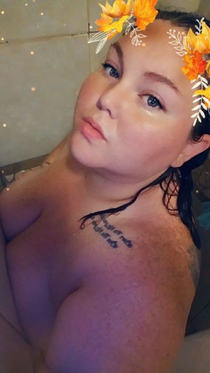 bbwcaitthicknessfp: Hello everyone. I’m officially back!! Snapchat / caityd007 /   Instagram