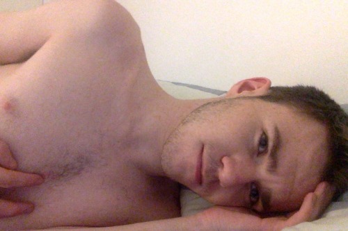 conlapsio: cuddle buddy needed please apply