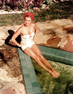 samwanda:  fortheloothoney: Esther Williams