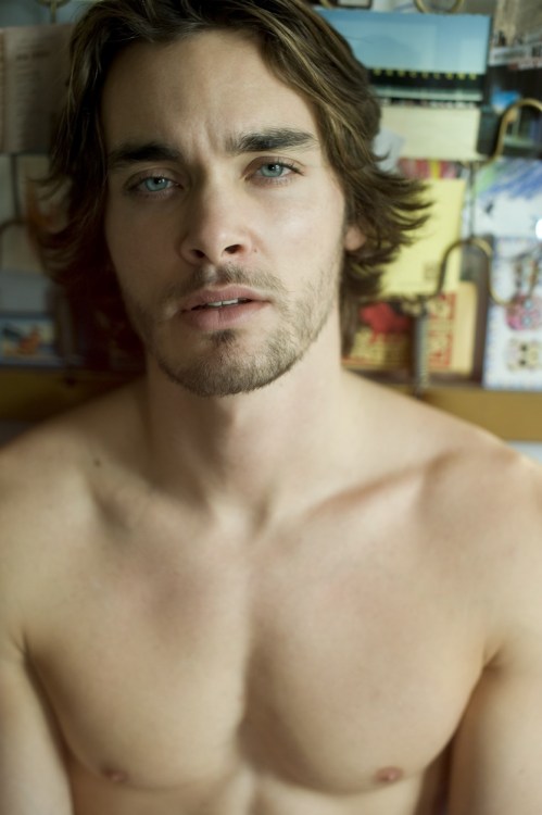fucksexmen:    Raphael Tosi by Nicolas Aristidou for Un Homme, Un Slip 