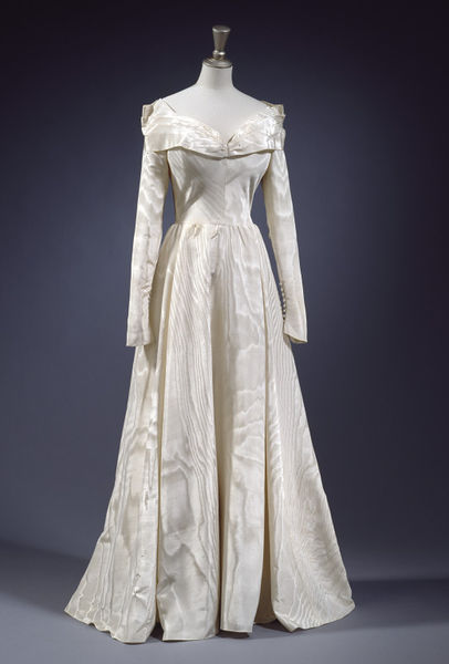 fawnvelveteen: Wedding dress and shoes, 1948 by Edward Molyneux