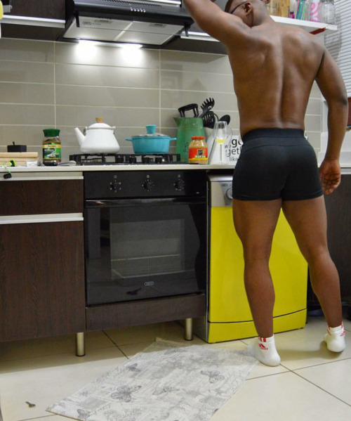 socksandskin:  https://socksandskin.tumblr.com/