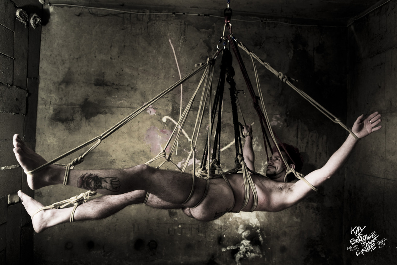 kinkyqueerandhorny:pompajus:kaygarnellen:SeXy Bondage Shooting with my friend Amaury