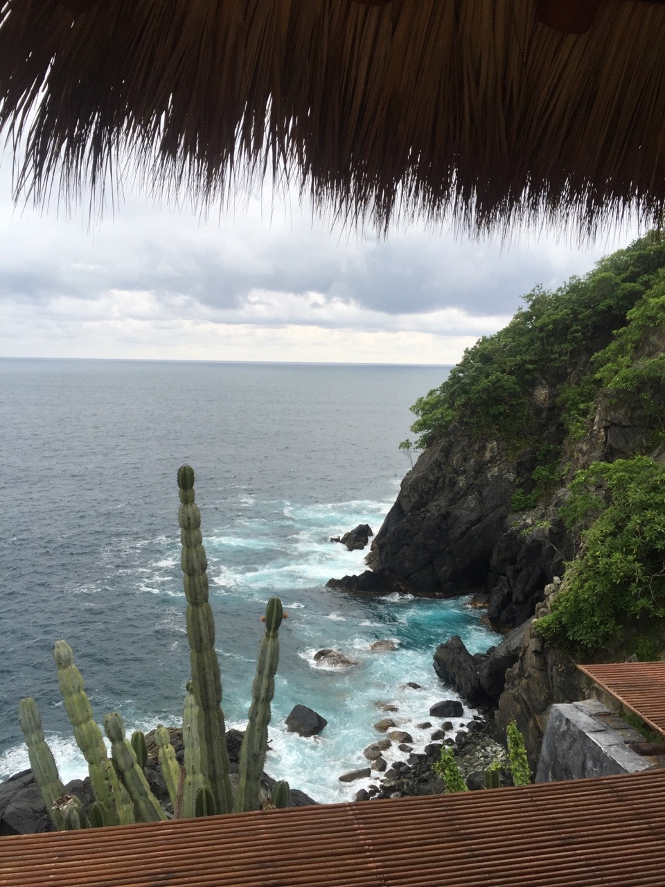 hennesace:  go checkout vibekauai for fashion and luxury!