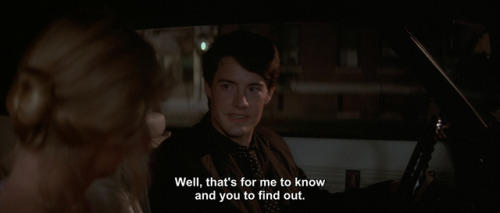 inthedarktrees:    I don’t know if you’re a detective or a pervert.  Laura Dern & Kyle MacLachlan | Blue Velvet