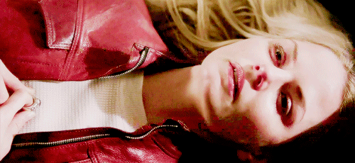 emmasneverland:emma holding on to killian’s ring (& unable to let go) (never)