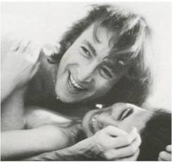 il-vaso-di-pandora-blog:   Viviamo in un mondo in cui ci nascondiamo per fare l’amore, mentre la violenza e l’odio si diffondono alla luce del sole.John Lennon 