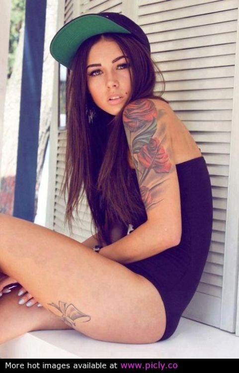 Hot Girls With Tattoos