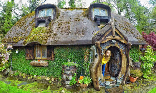 voiceofnature:  Whimsical hobbit house built by Stuart Grant. Located near Tomich, Scotland, he constructed his own real-life Hobbit house with a magical-looking outside and impressive interior. Built in the 1980s, the exterior of the home is completely