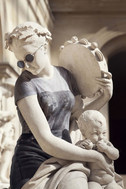 astralunae:  Classical marble sculptures dressed in modern clothes by Léo Caillard and Alexis Persani 